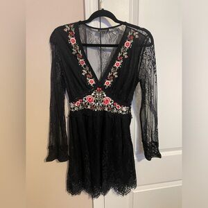 TopShop Black Lace Dress US 6 V Neck Long Sleeve.